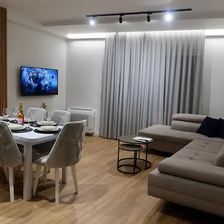 Our Apartment, Center Of Apartamento Tirana